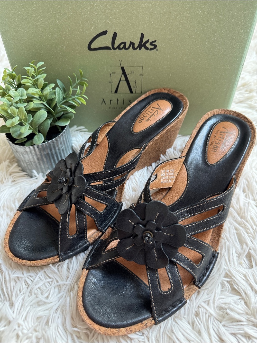 Clarks Artisan Hummingbird Cork Wedge Sandal 💗 Black